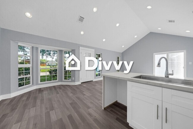 Building Photo - 14114 Dartwood Dr