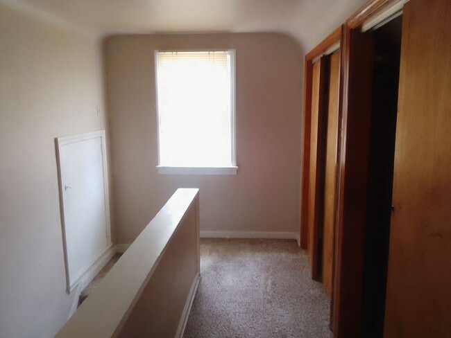 Foto del edificio - 3 bedroom Bungalow with finished basement..