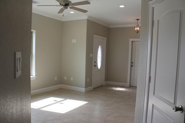Building Photo - 9510 Craven Oaks St Unit A, Houston, TX 77076