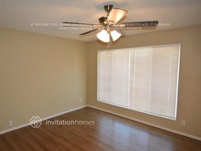 Building Photo - 2609 W Charter Oak Rd