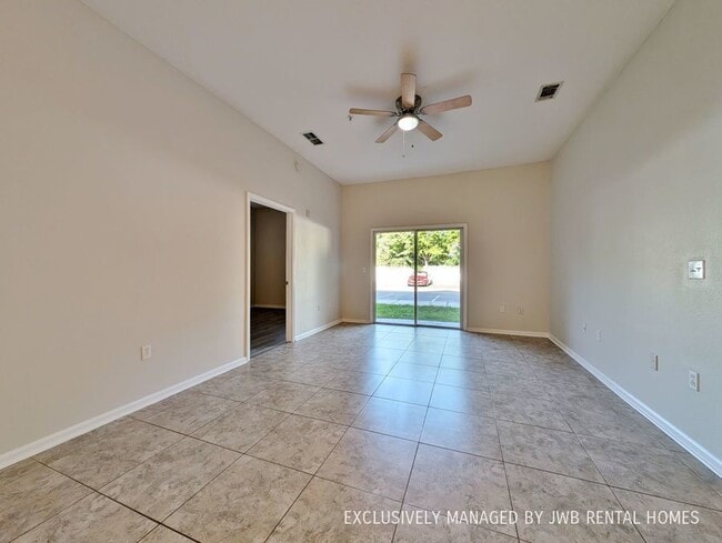 Building Photo - 9625 Amarante Way