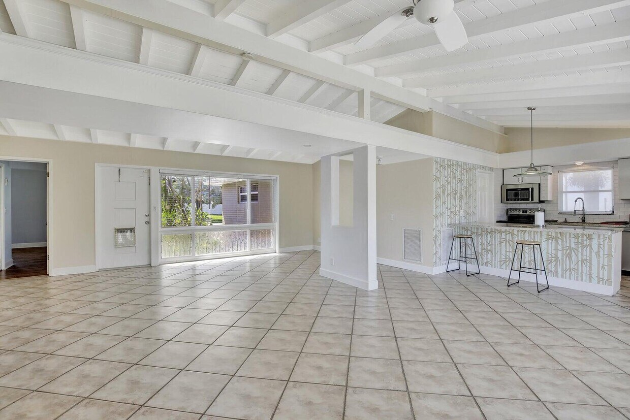 Foto principal - 1733 SW 5th Ct