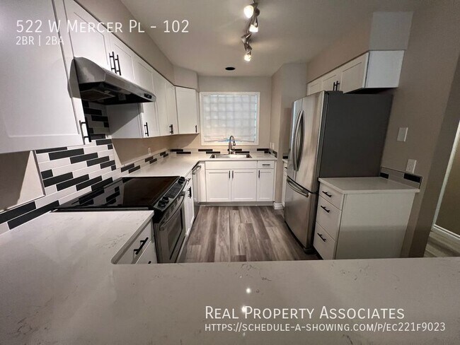 Foto del edificio - Quiet 2 Bedroom Condo in Queen Anne
