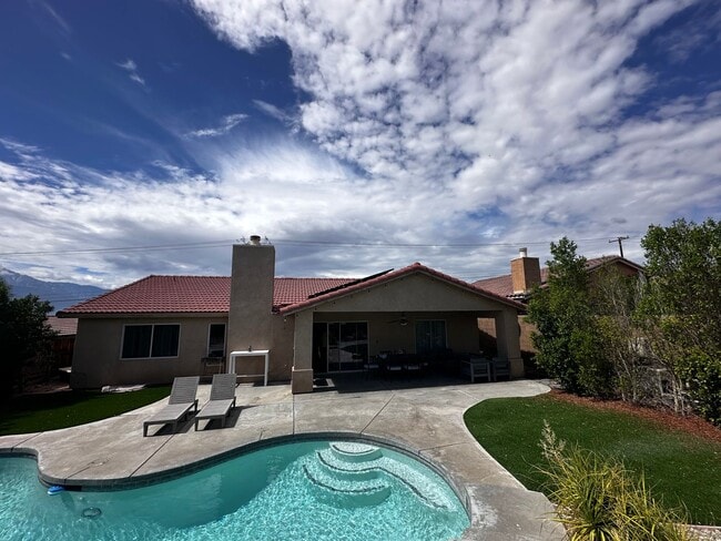 Foto del edificio - 12800 Miracle Hill Rd
