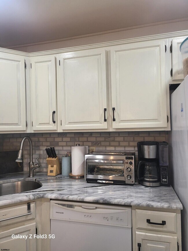 46 Iroquois Dr Unit 46, Galloway, NJ 08205 Condo for Rent in Galloway