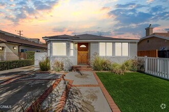 Building Photo - 15233 Camarillo St