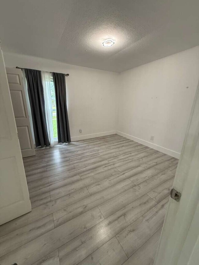 Foto del edificio - 7907 NW 73rd Ter