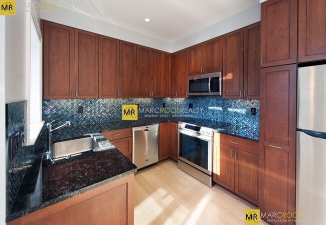 Building Photo - 46 Leamington Rd