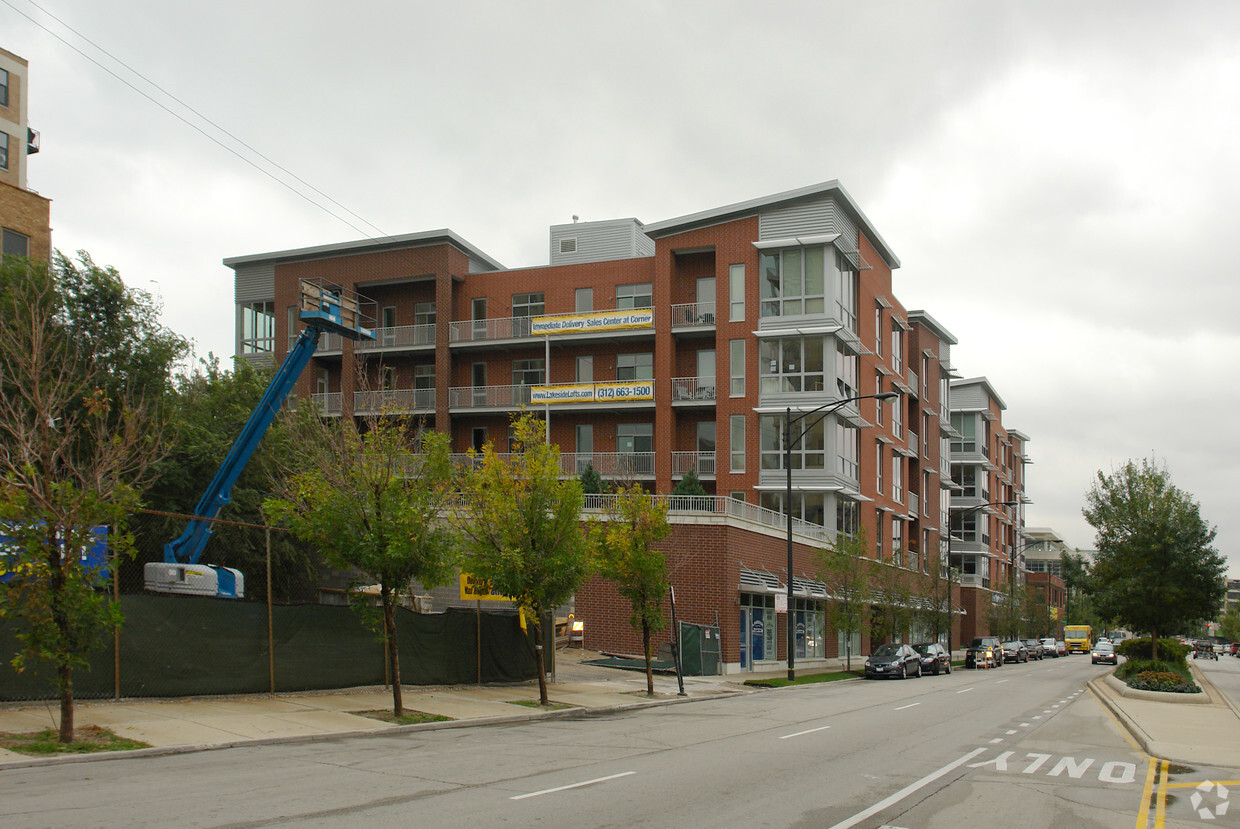 Foto del edificio - Lakeside Lofts