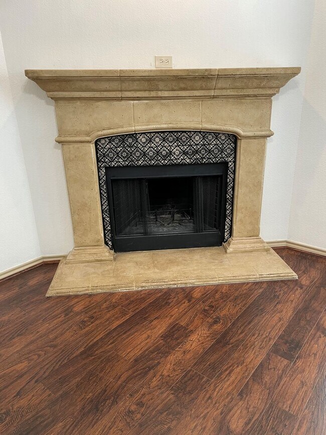 Building Photo - COMING SOON!! 3/2/2 Westover Village