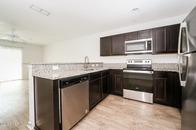 Foto del edificio - 512 Eiseman Wy