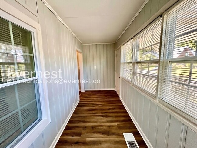 Foto del edificio - 29 Chappell Rd NW