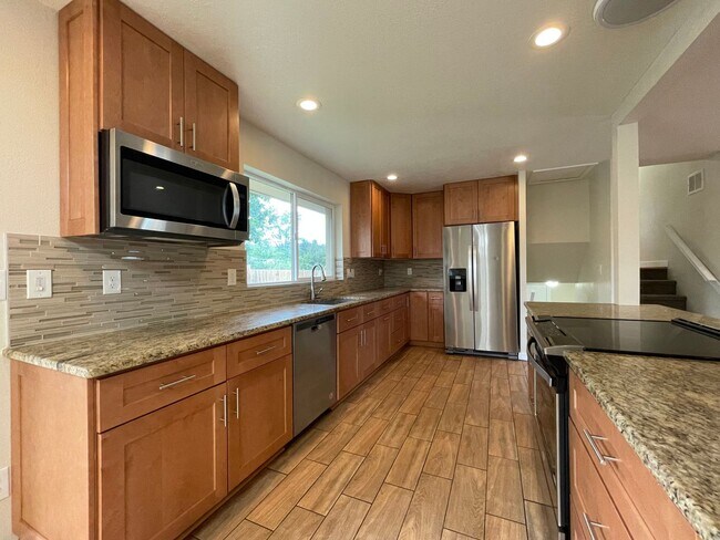 Building Photo - Newly Remodeled 6 Bed 3 Bath Martin Acre’s Home in Boulder- AVAILABLE NOW! (Short Term Lease)