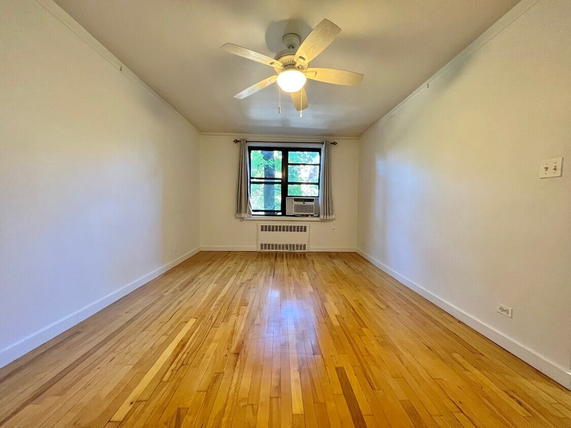 8810 34th Ave Unit 3J, Queens, NY 11372 Room for Rent in Queens, NY
