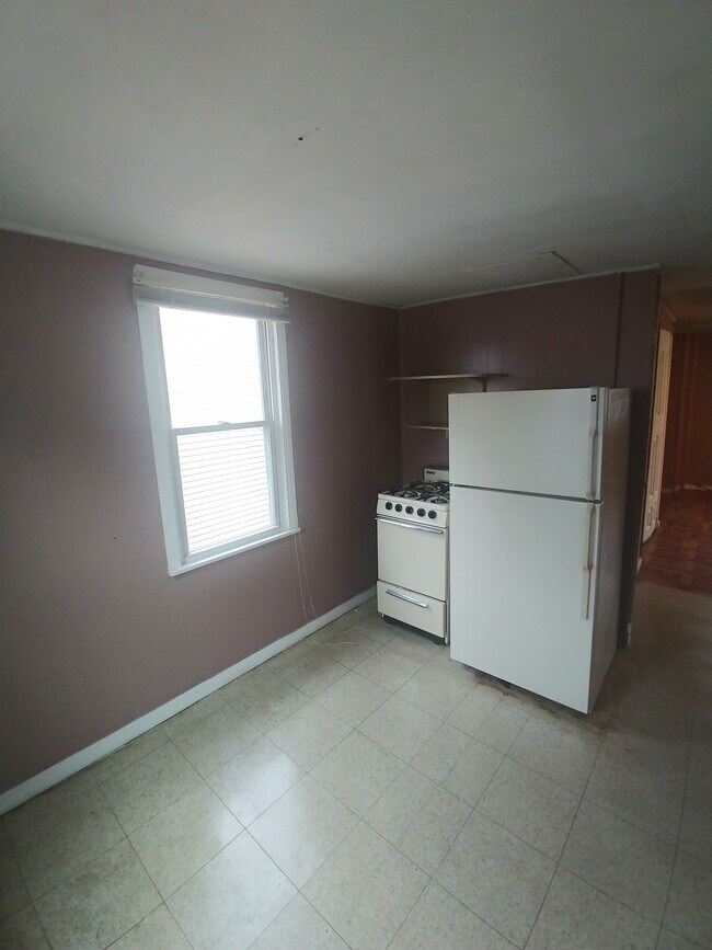 Appliances - 28 2nd Ave