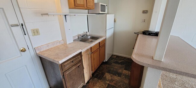 Foto del edificio - 112 E Cherry St