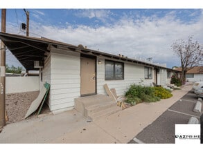 Building Photo - 864 W Chandler Blvd