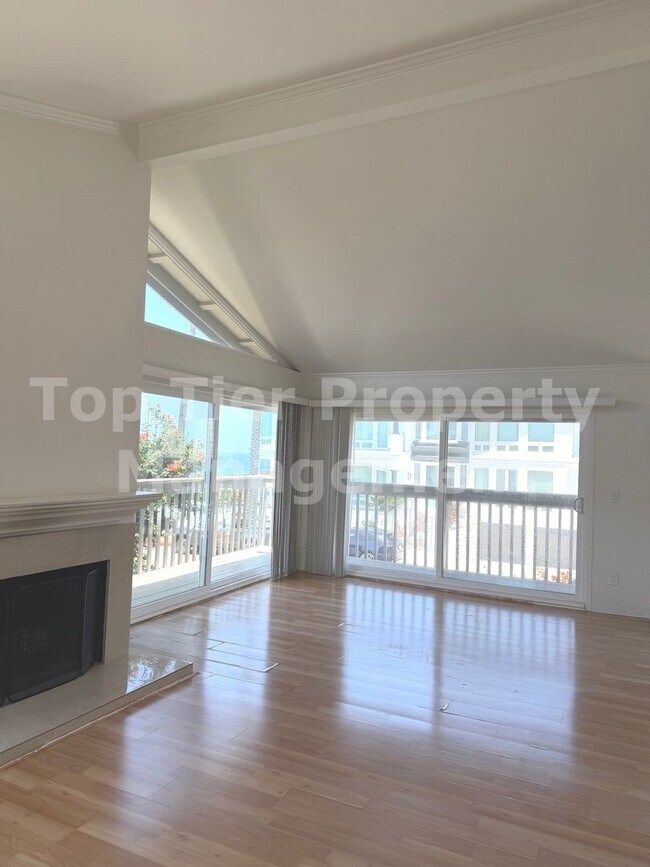 Foto del edificio - ***Beautiful Oceanfront 3 bed, 2 bath, 2,076 sqft House in Carlsbad Village - Available 06/15***