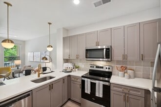 Interior Photo - The Point at Fairfax