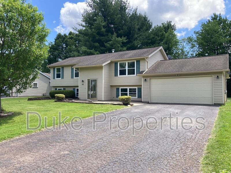 Primary Photo - 40 Red Leaf Dr