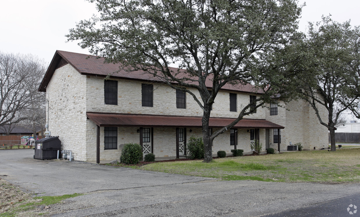 Building Photo - Wagon Wheel Apartments