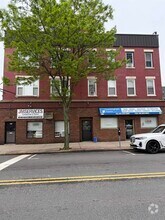 Building Photo - 970 Broadway