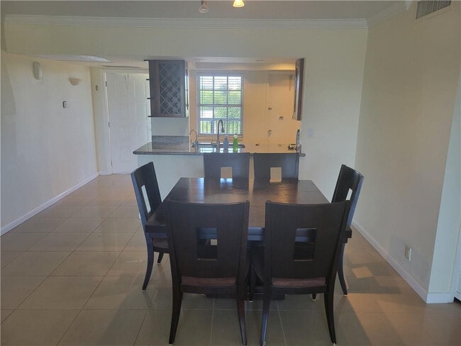 Foto del edificio - 3050 N Palm Aire Dr