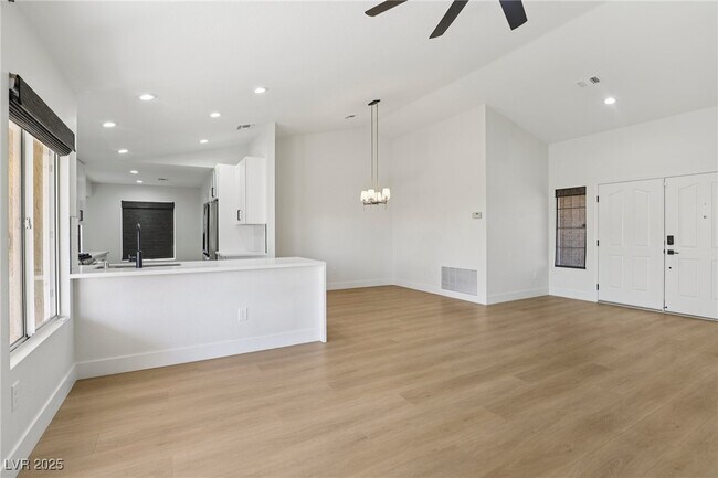 Foto del edificio - 2548 Tumble Brook Dr