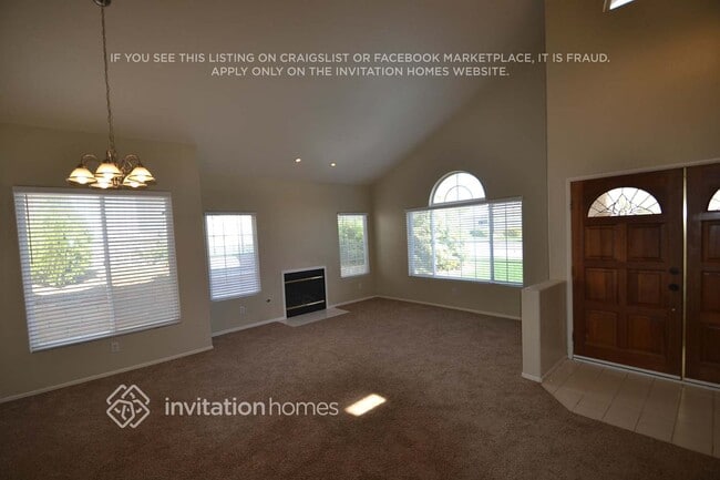 Foto del edificio - 2657 Torrey Pine Rd