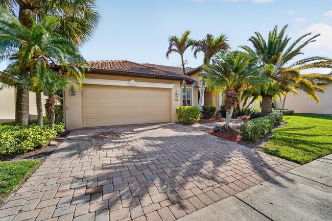 Building Photo - 854 SW St Tropez Ct