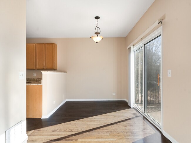 Foto del edificio - 2295 Stoughton Dr