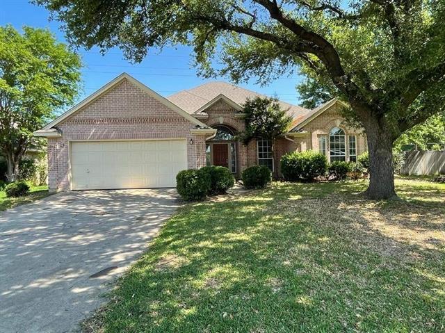 Primary Photo - 492 Shade Tree Cir
