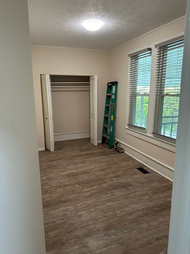 Building Photo - Downtown Newnan- 53 B Jefferson St 2 Bedro...