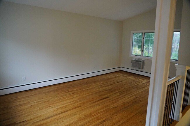 Building Photo - 12 Ronsue Dr