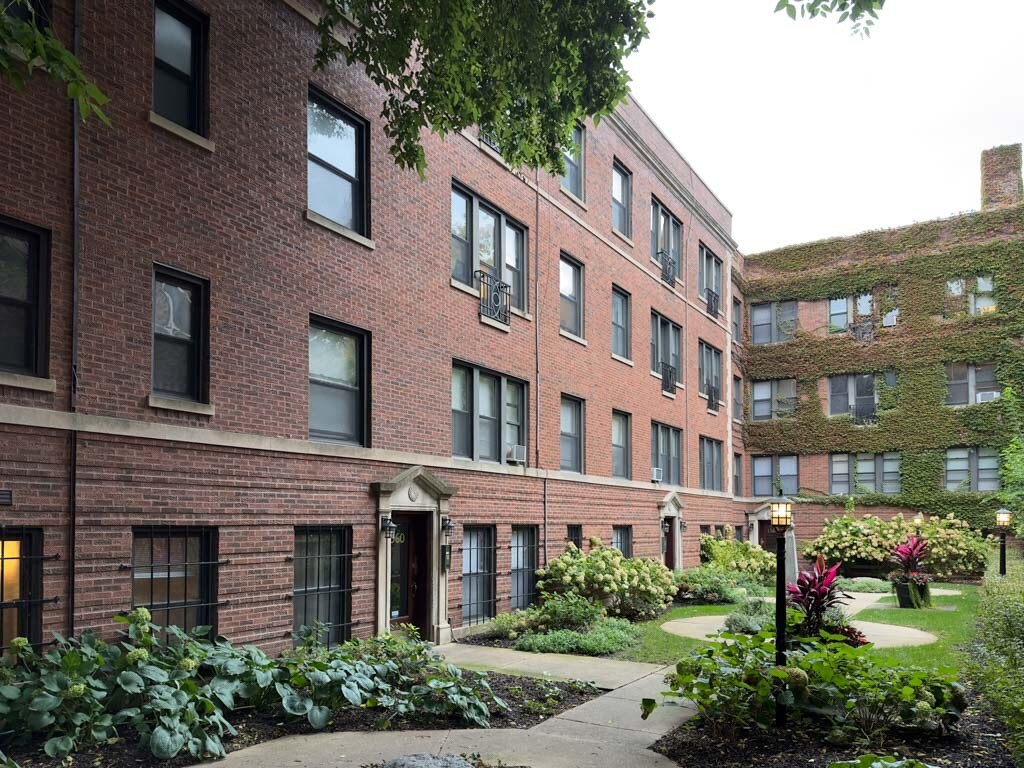Foto principal - 1362 E 52nd St