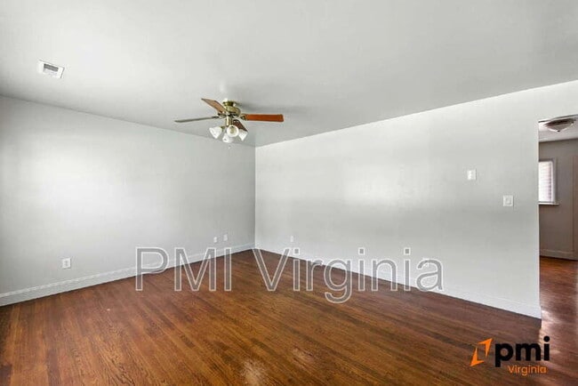 Building Photo - 813 Weymouth Terrace