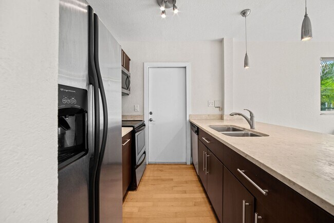 Building Photo - IMAIM Property