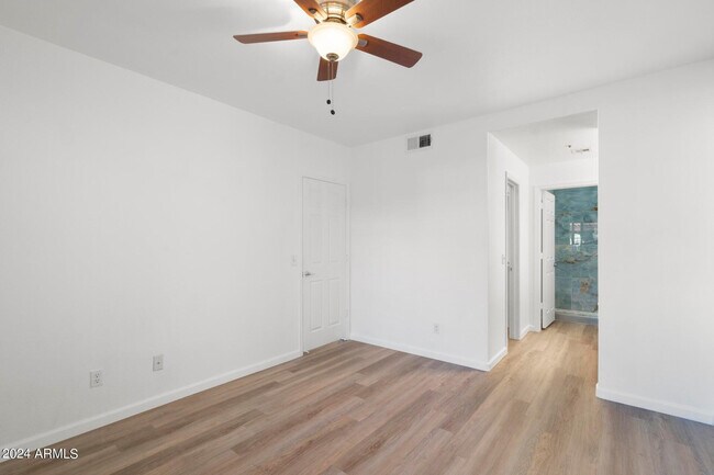 Foto del edificio - 7008 E Gold Dust Ave