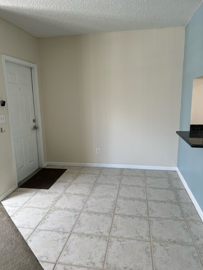 Building Photo - 10565 NW 57th Ct
