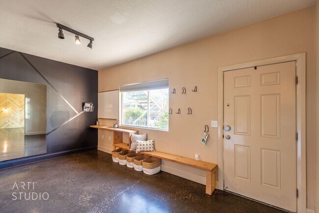 Foto del edificio - Washington 3 Bedroom Townhome