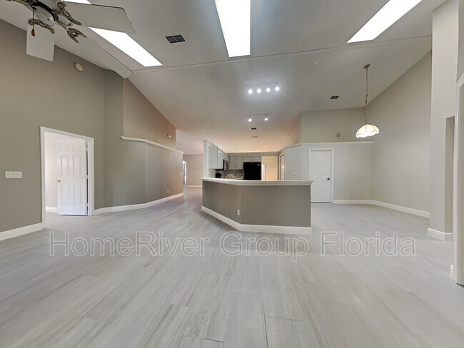 Building Photo - 12720 Forestedge Cir