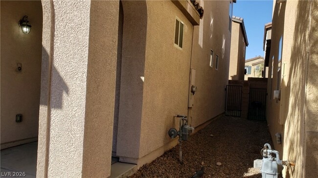 Building Photo - 7510 Perla Del Mar Ave