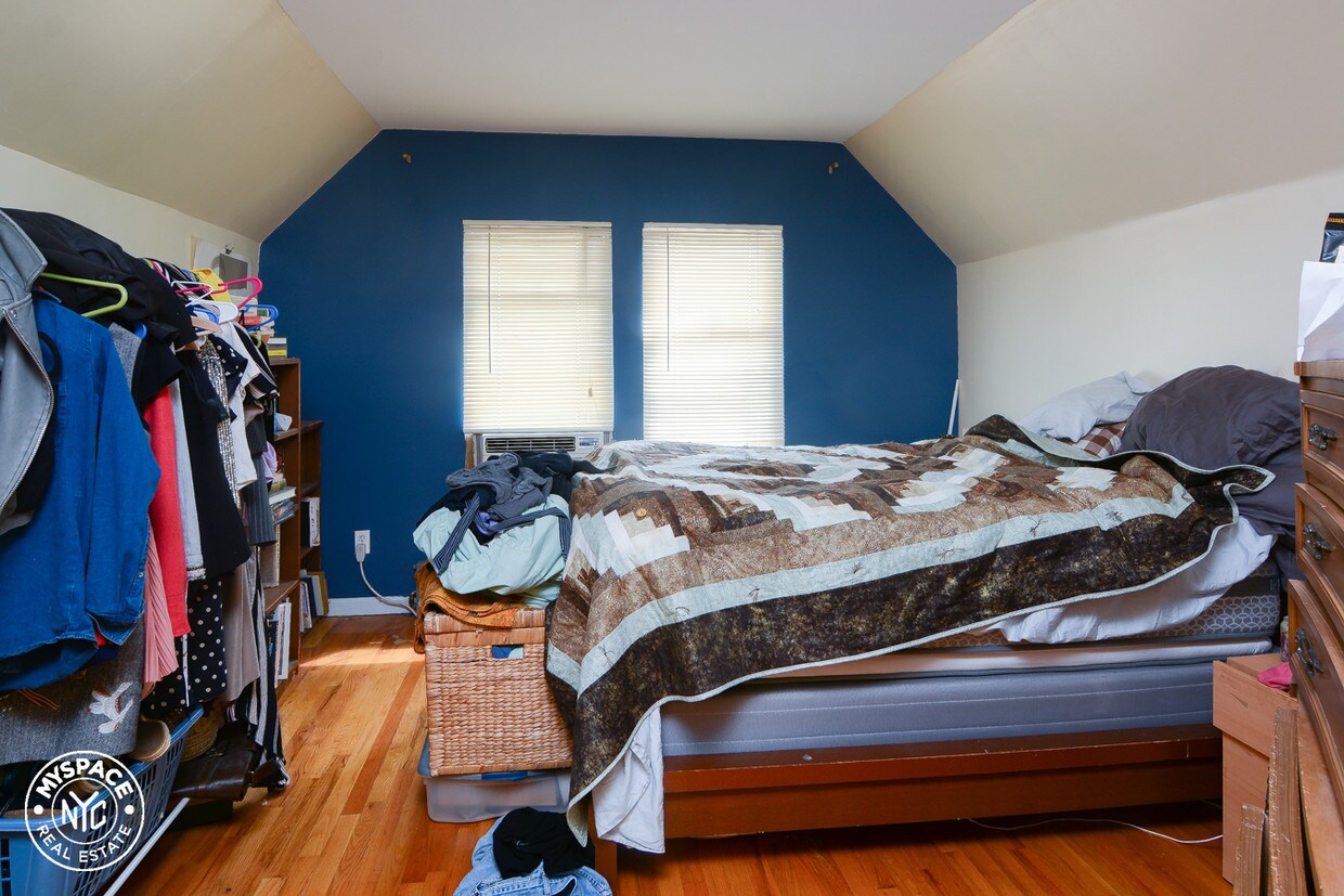 Foto principal - 350 E 5th St