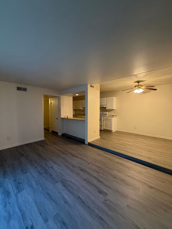 Foto del edificio - Charming 2 Bedroom, 2 Bath Condo available in South Charlotte!