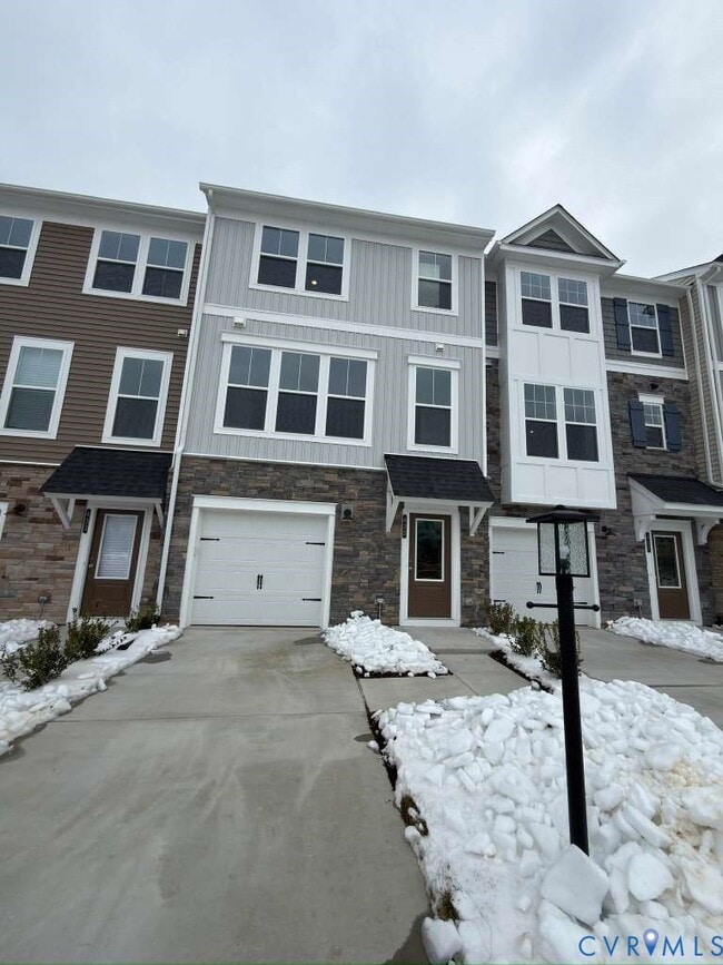 Foto del edificio - 435 Burden Dr