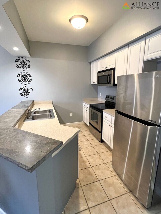 Foto del edificio - Updated 2 Bed/ 2 Bath Condo!!