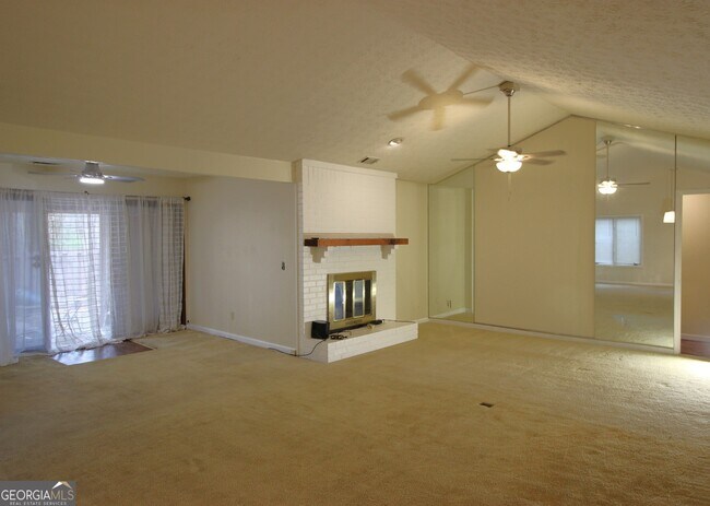 Building Photo - 1517 Stoneleigh Way