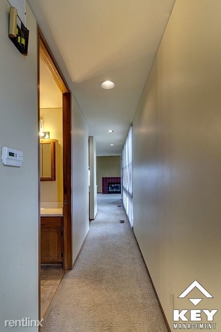 Building Photo - 2732 E Conquest St