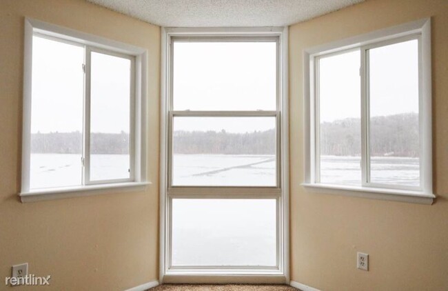Building Photo - 2 br, 2 bath Townhome - 557 Broadway