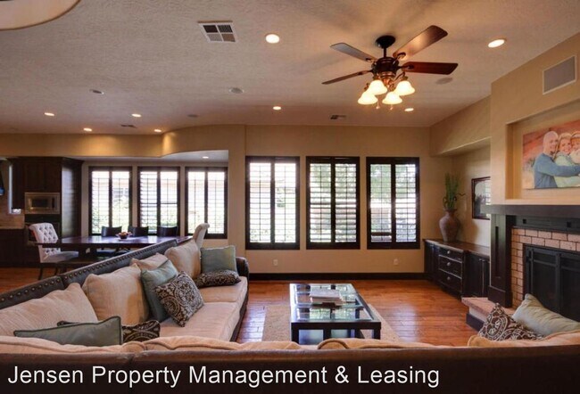 Foto del edificio - 5 br, 4 bath House - 3652 Desert Hills Drive